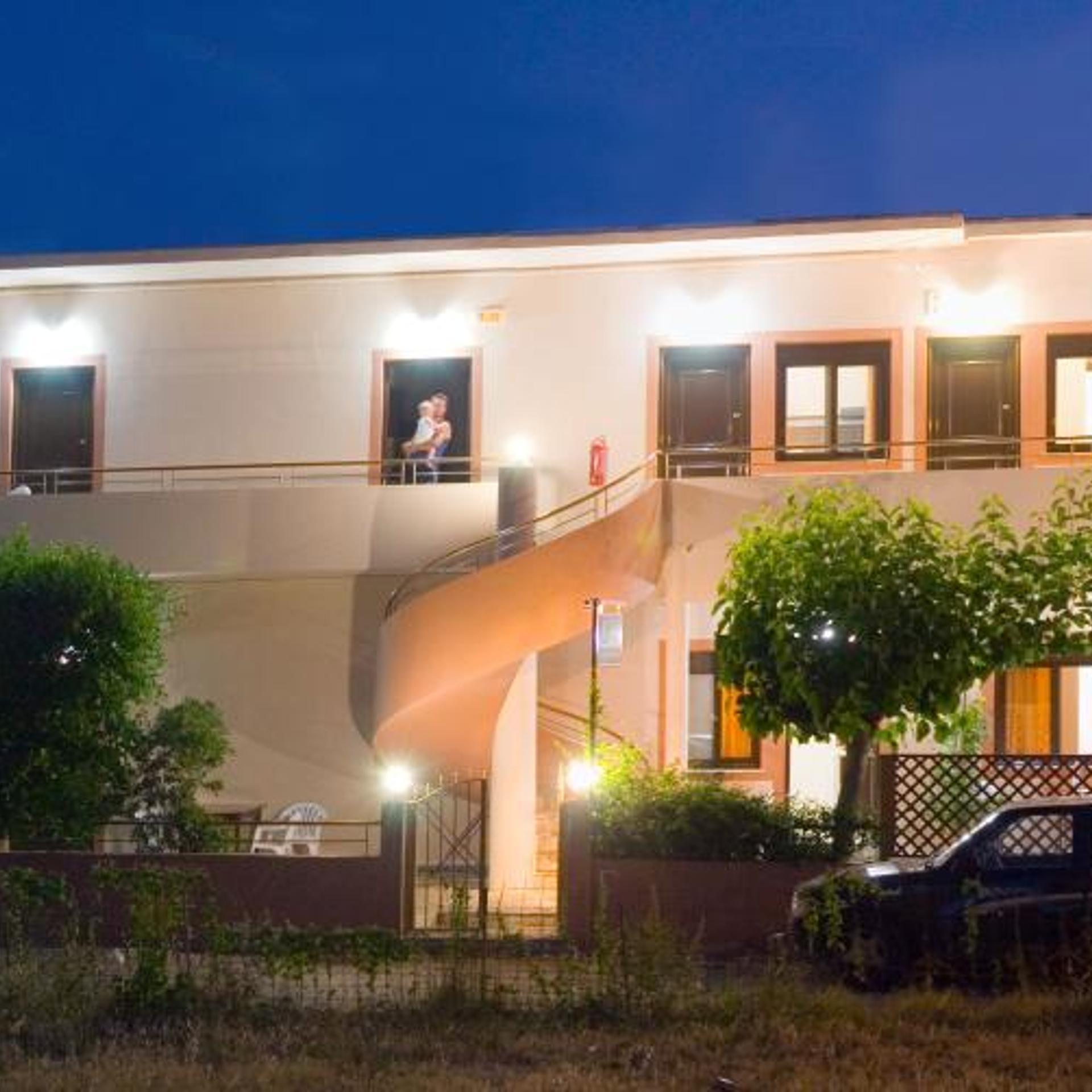 Lito Apartments 6/58