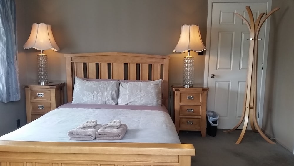 Designer Cottage 13/65