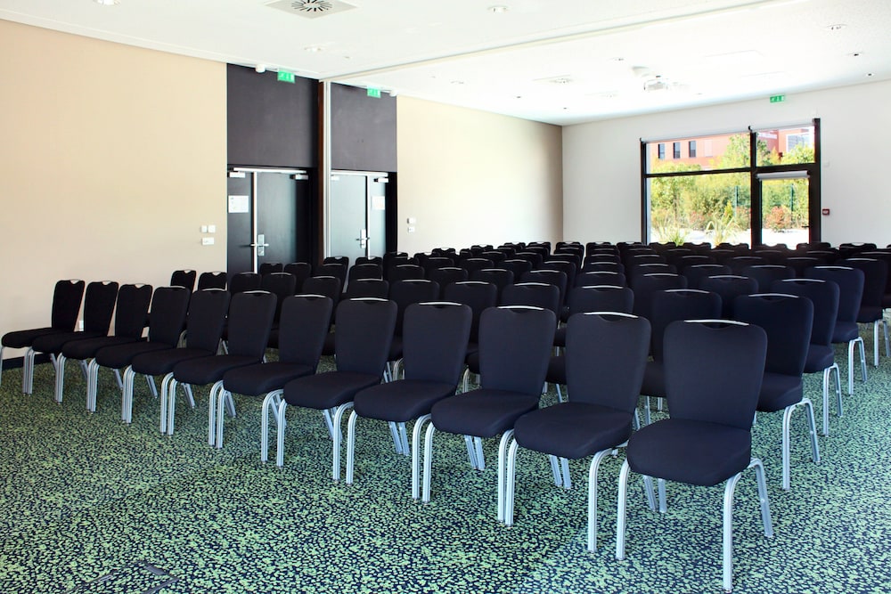 HOLIDAY INN EXPRESS MONTPELLIER-ODYSSEUM 55/71