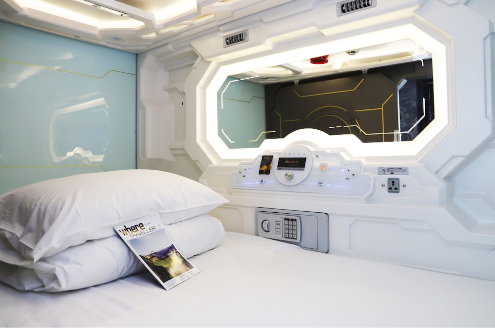 The Capsule Hotel 12/30