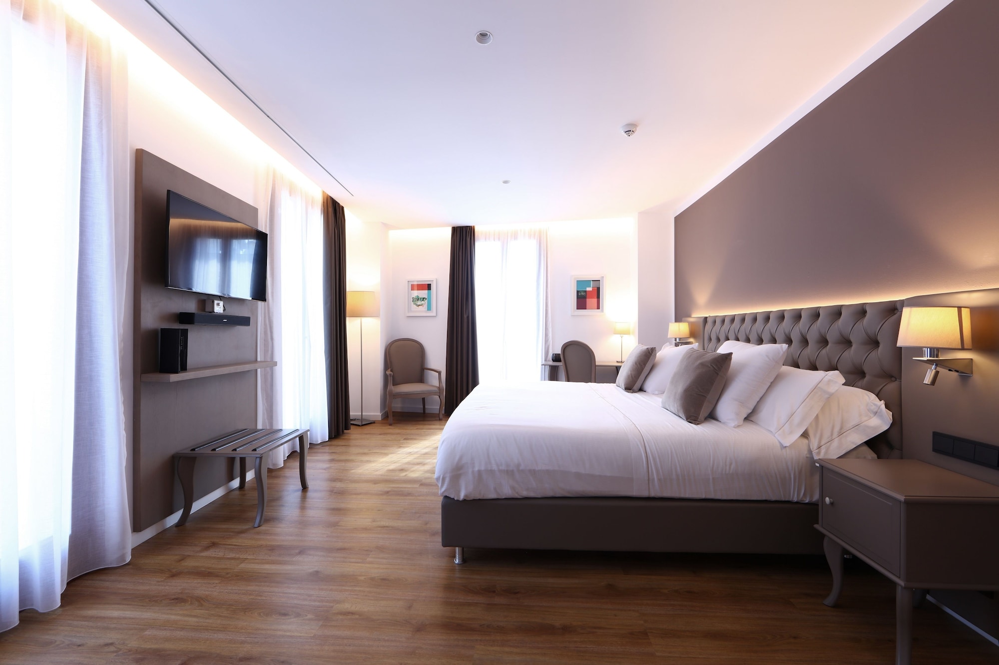 JUNIOR SUITE, SINGLE, BALCONY, CORNER