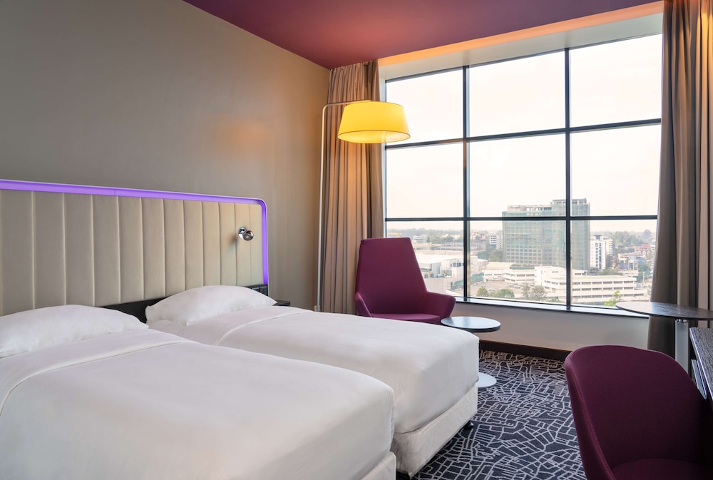 Standard, King Bed, Ong Hills View