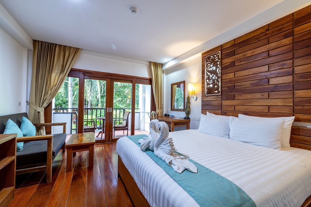 Meet Holiday Hotel Rawai 15/55