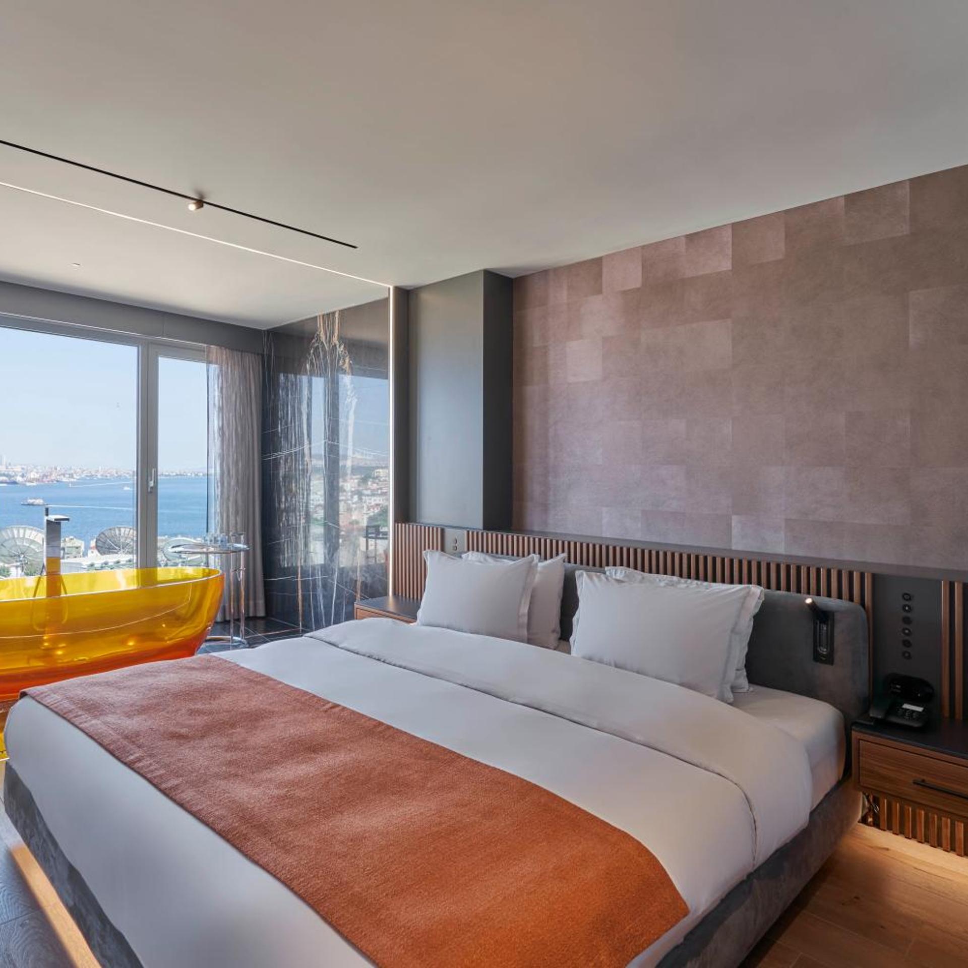 Bosphorus, Suite