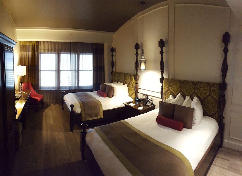 SUPERIOR, 2 QUEEN BEDS