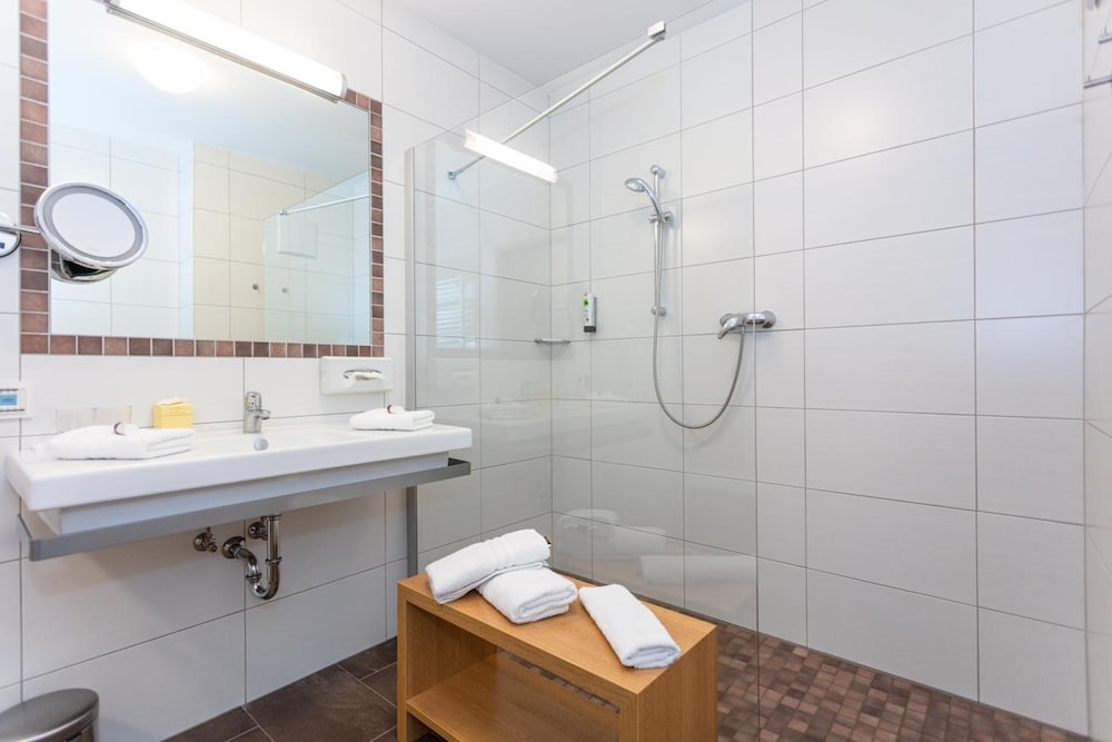 HOTEL ALMRAUSCH 17/69