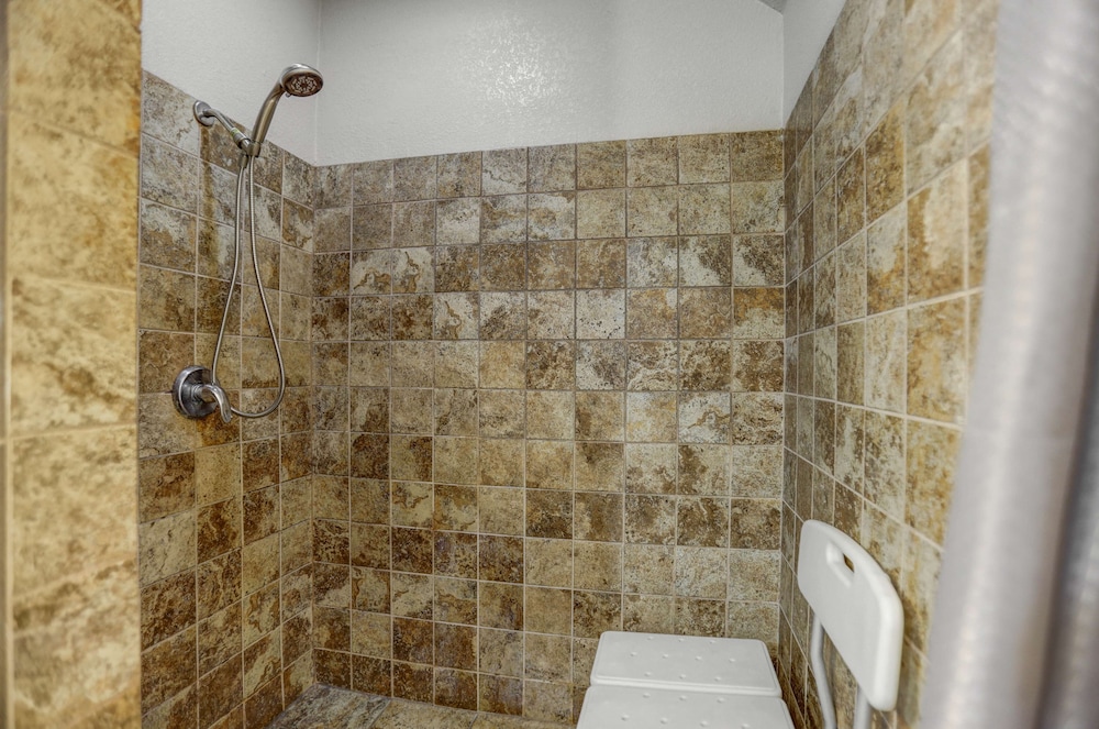 Motel6 Fresno, CA - Belmont Ave 38/39