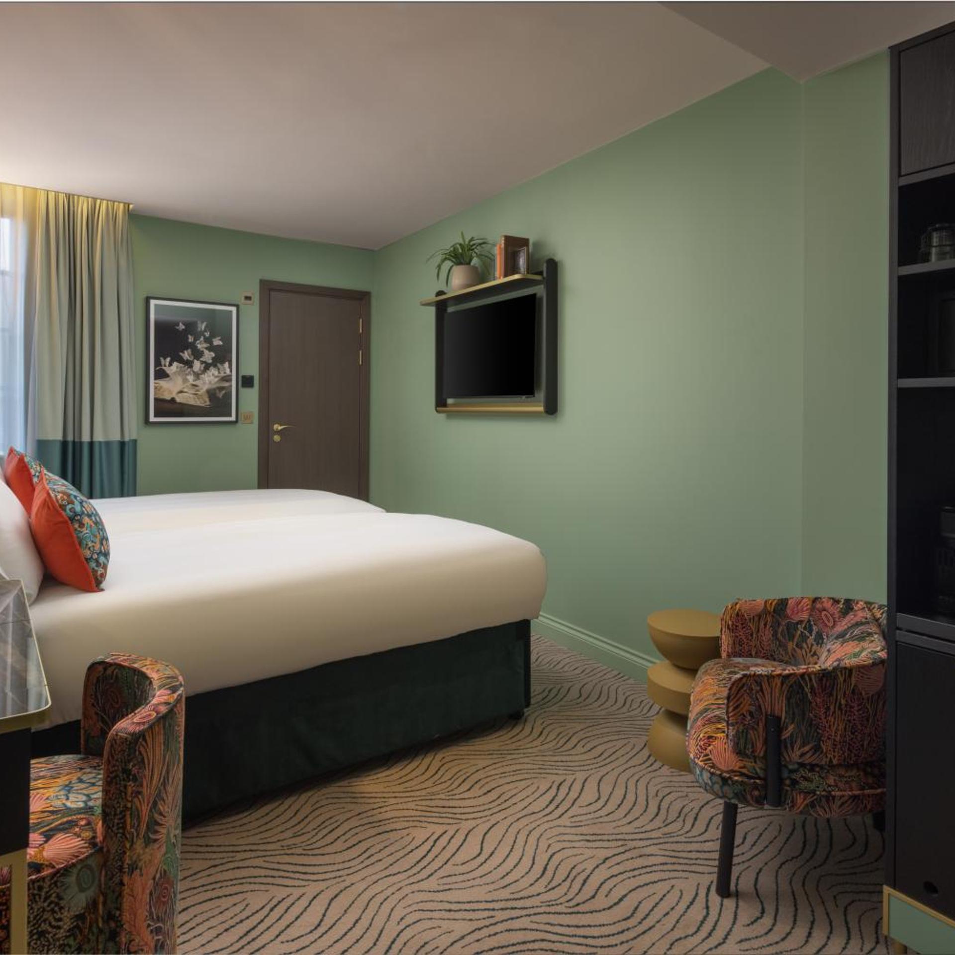 Connecting, Single Bed