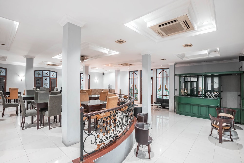 OYO 686 Bunga Karang Hotel 33/46