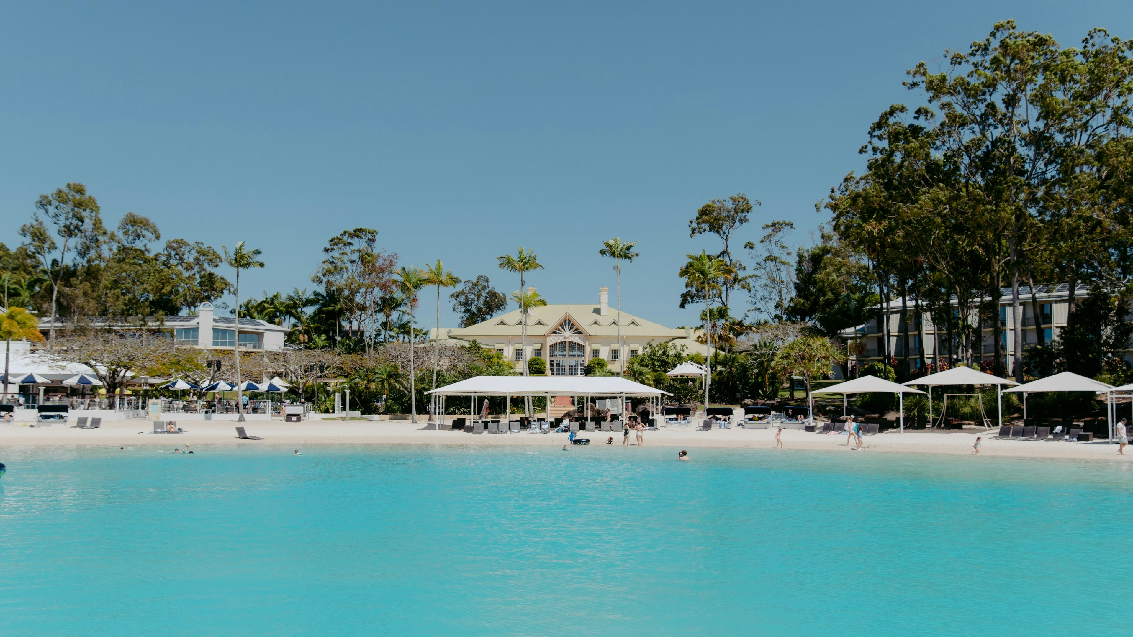 Intercontinental Sanctuary Cove 72/76