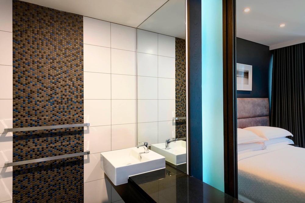 Four Points By Sheraton Auckland 12/42