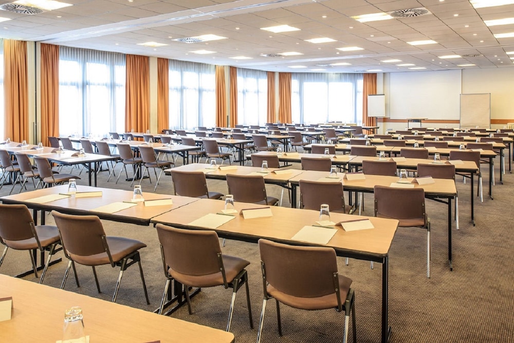 Vienna House Easy by Wyndham Frankfurt Airport 53/60