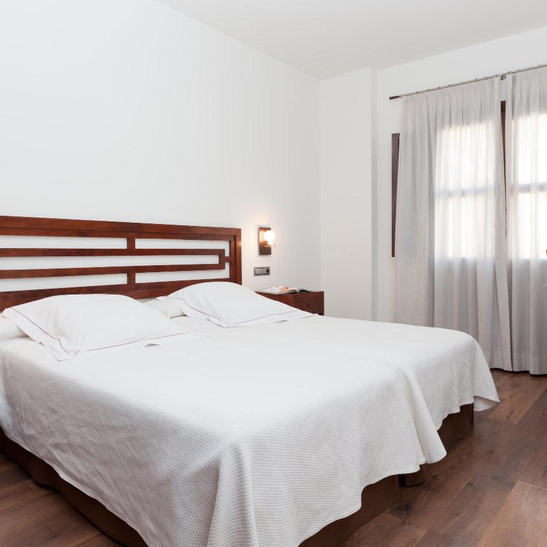 Room, Double or Twin Bed