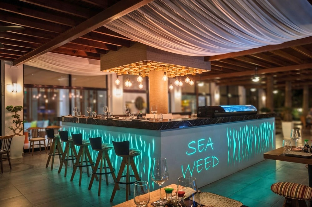 Cavo Maris Beach Hotel 6/46