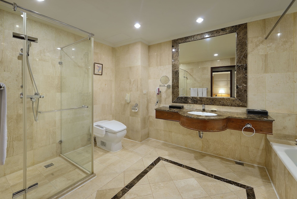 Le Midi Hotel Jungli 26/27