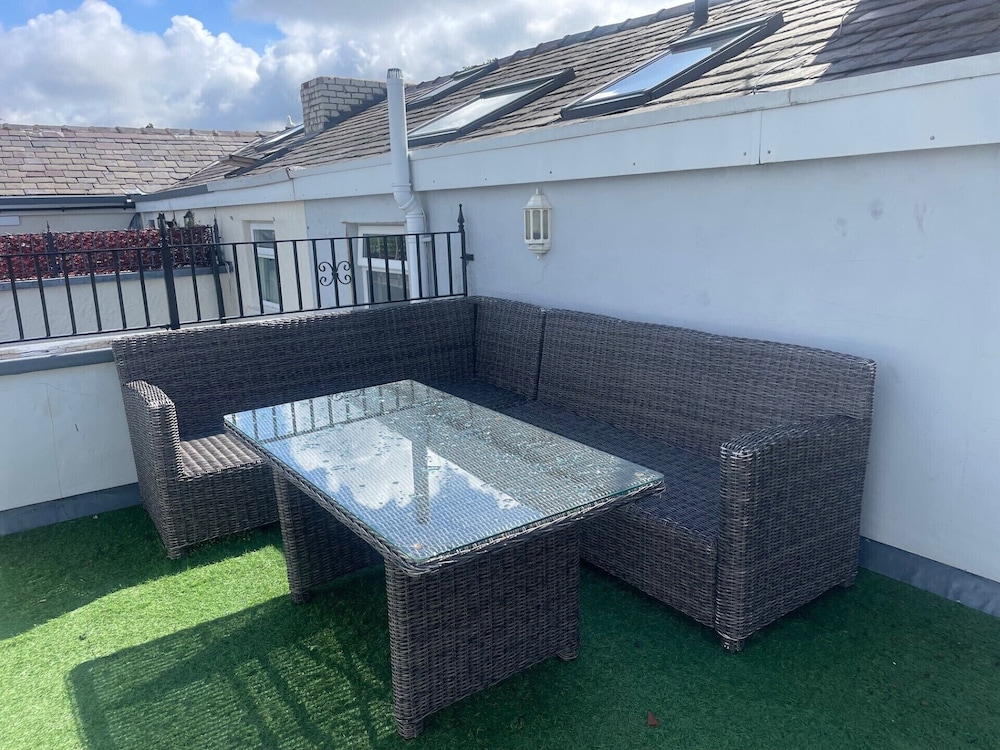 Beach House 3 Bed Penthouse Apartment 25/50