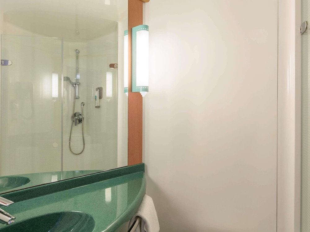 Ibis Besancon La City 74/74