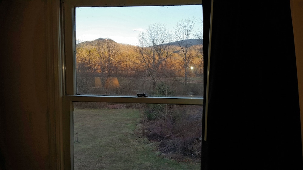Mountain Valley Inn Dillard 32/62