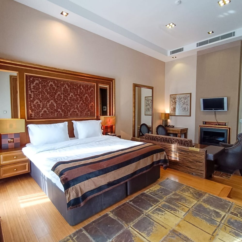 COMFORT, DOUBLE BED