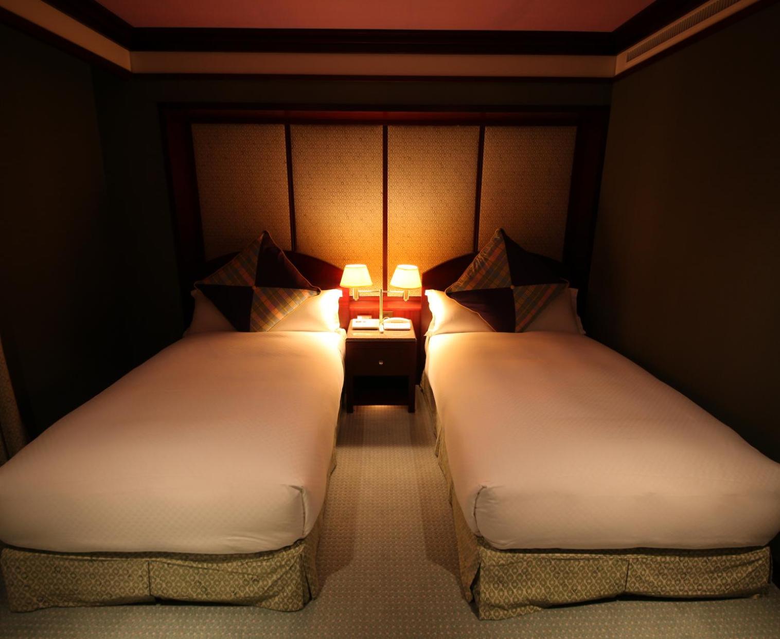 Executive, Twin Beds, Outdoor Jetted Tub