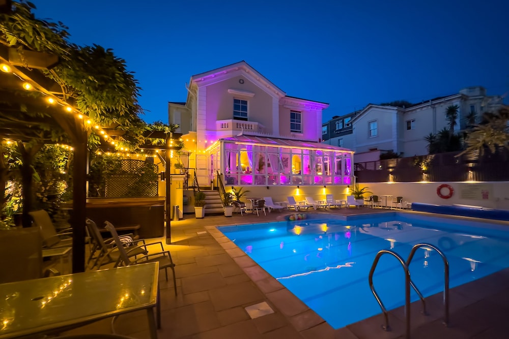 Riviera Lodge Hotel 1/50