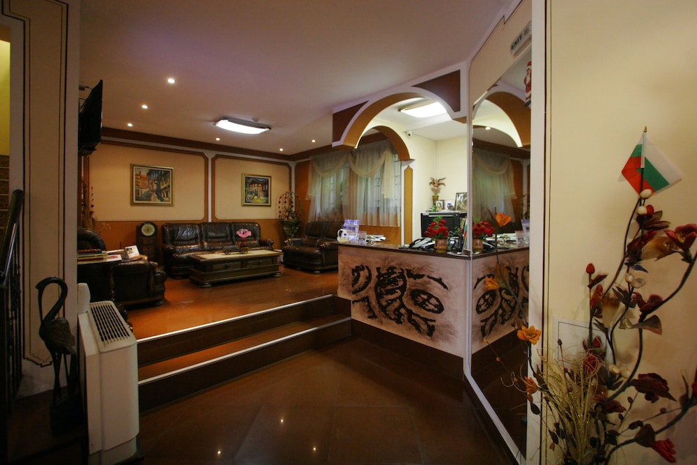 Alafrangite Hotel 13/33