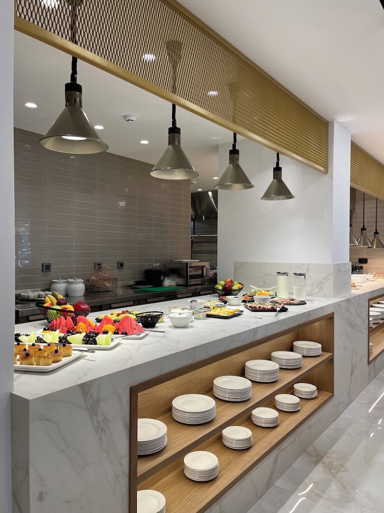Ethereal White Resort Hotel & Spa Adults Only 16+ 73/81
