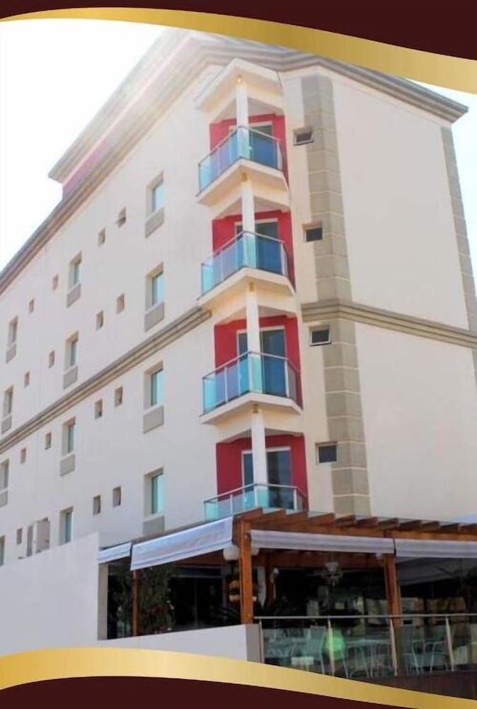 1000 Hotel 4/32