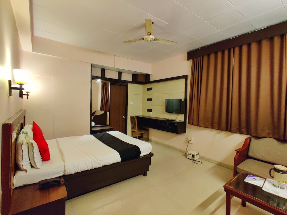 غرفة قياسية بسرير كوين، Hotel Pratap Heritage 4/5