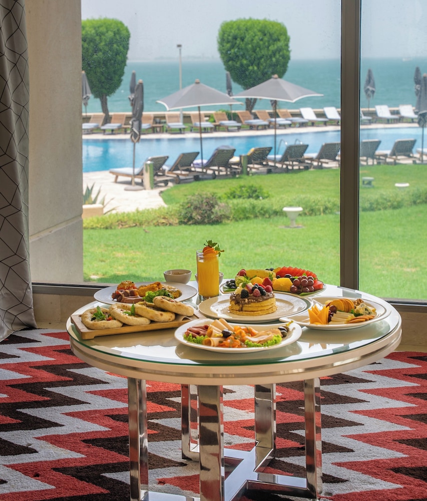 Marina Hotel Kuwait 47/67