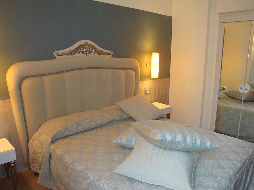 JR Hotels Oriente Bari 39/56