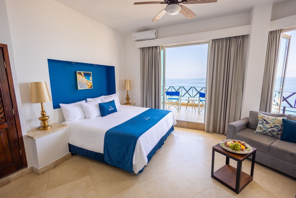 Chairs Resort By the Sea 14/49