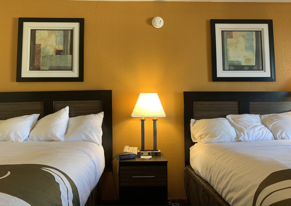 Quality Inn University Area Troy, AL 15/41