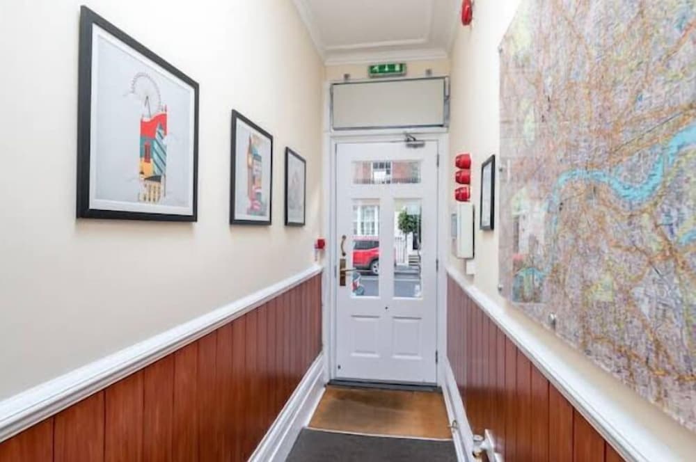 Ebury House Hotel 47/50