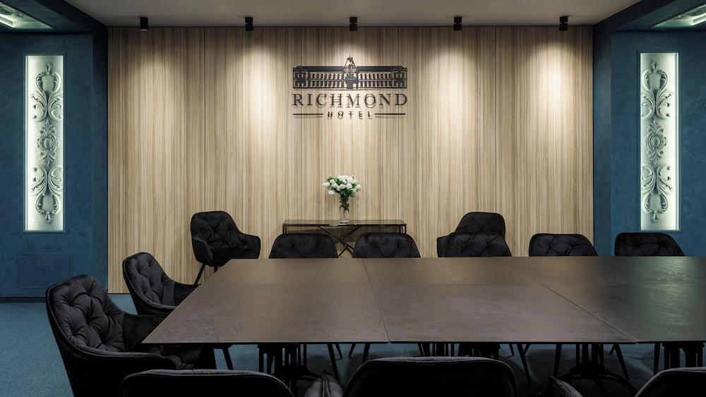 Richmond Hotel 28/38