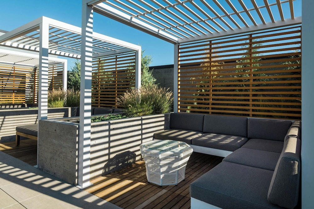 Element Reno Experience District 34/50