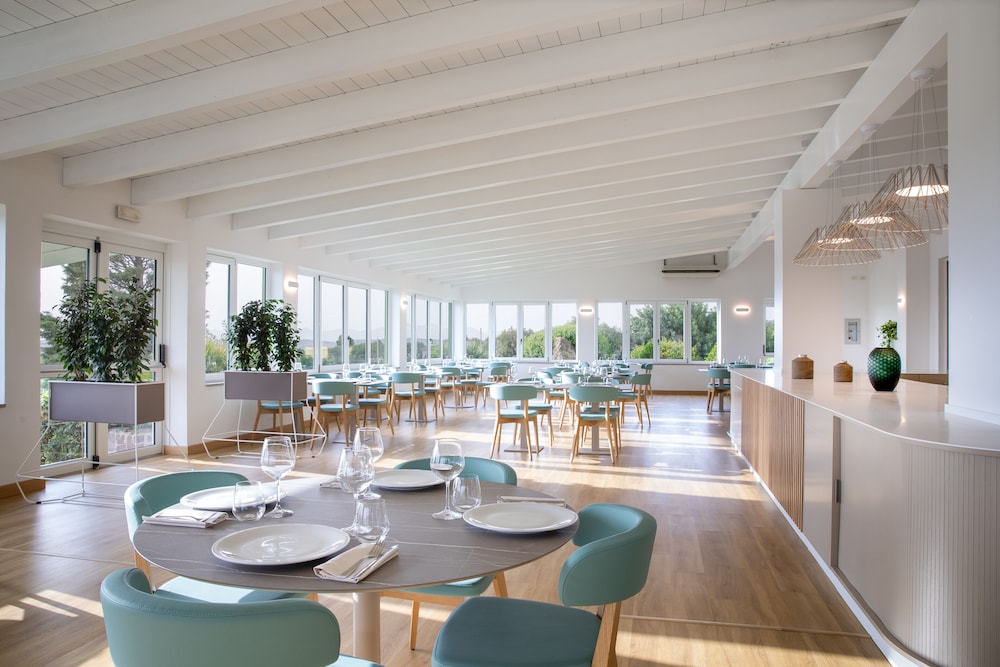 Lu Hotel Porto Pino 35/48