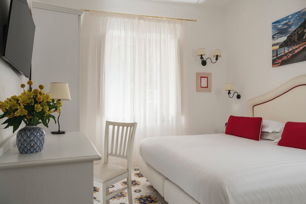 STANDARD, DOUBLE BED, BACK SIDE, NO BALCONY
