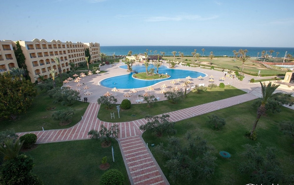 Nour Palace 38/46