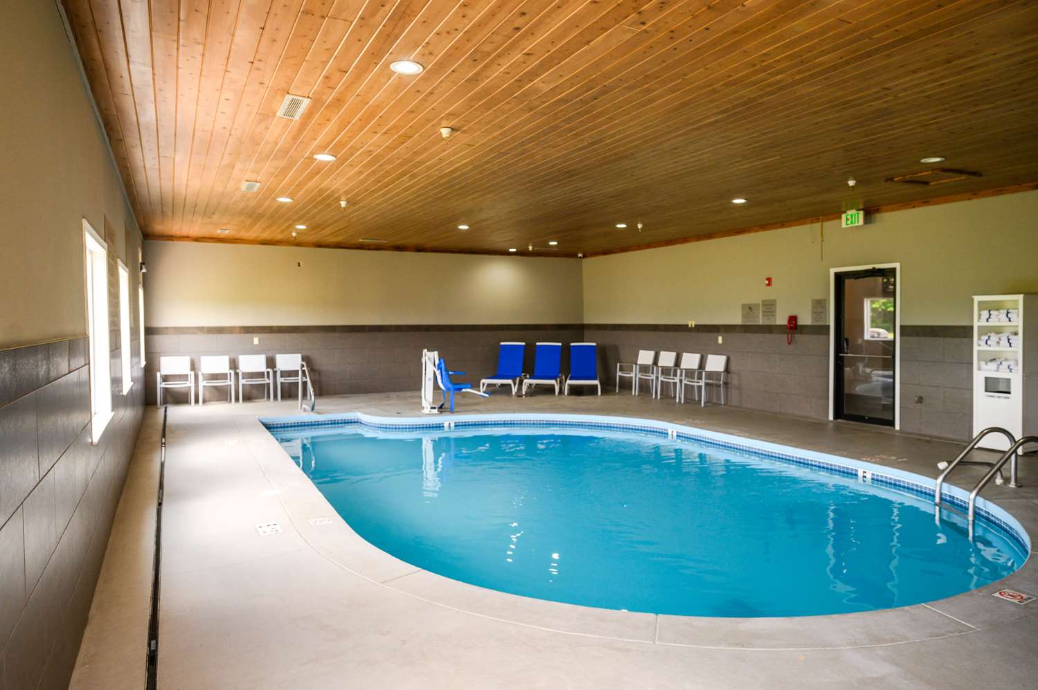 Country Inn & Suites by Radisson Greenfield IN 19/37
