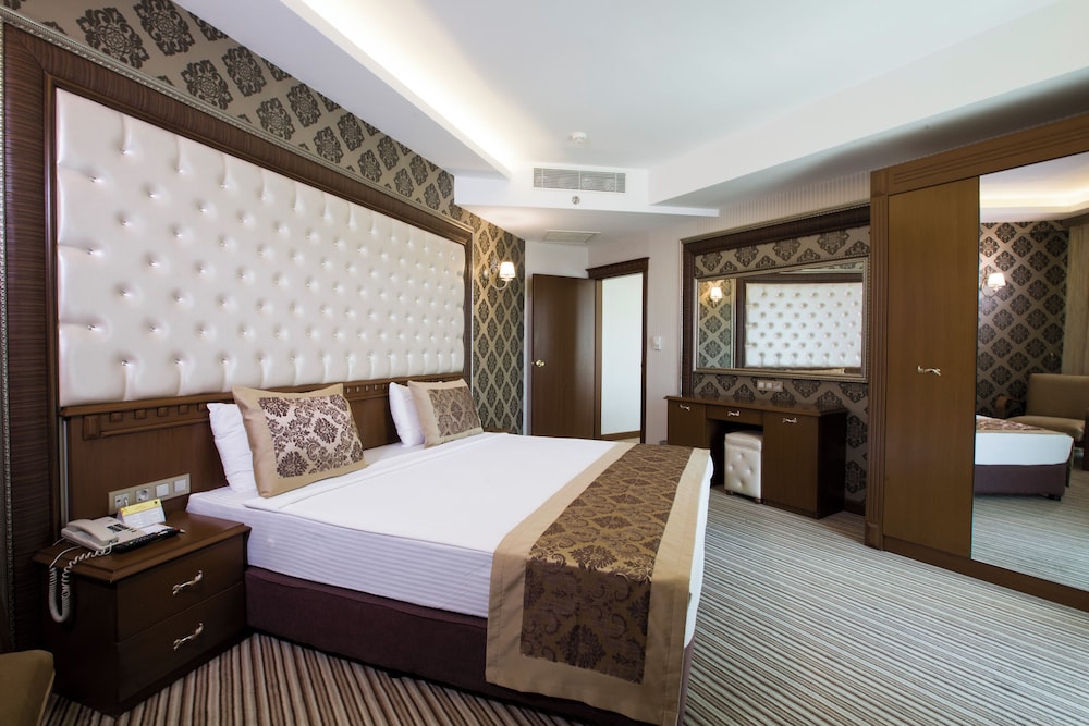 Grand Altuntas 13/52