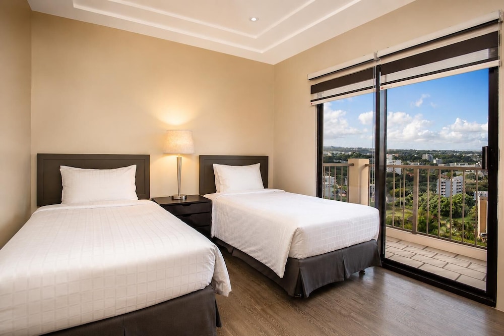 Bayview Hotel Guam 12/50