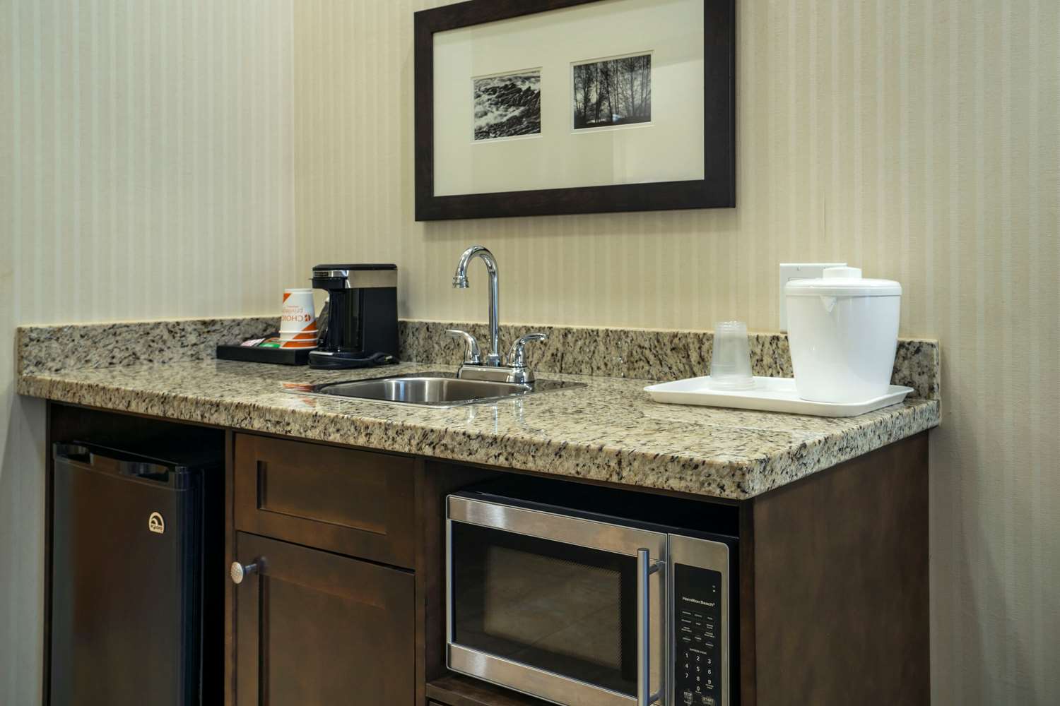Comfort Inn & Suites Surrey 60/60