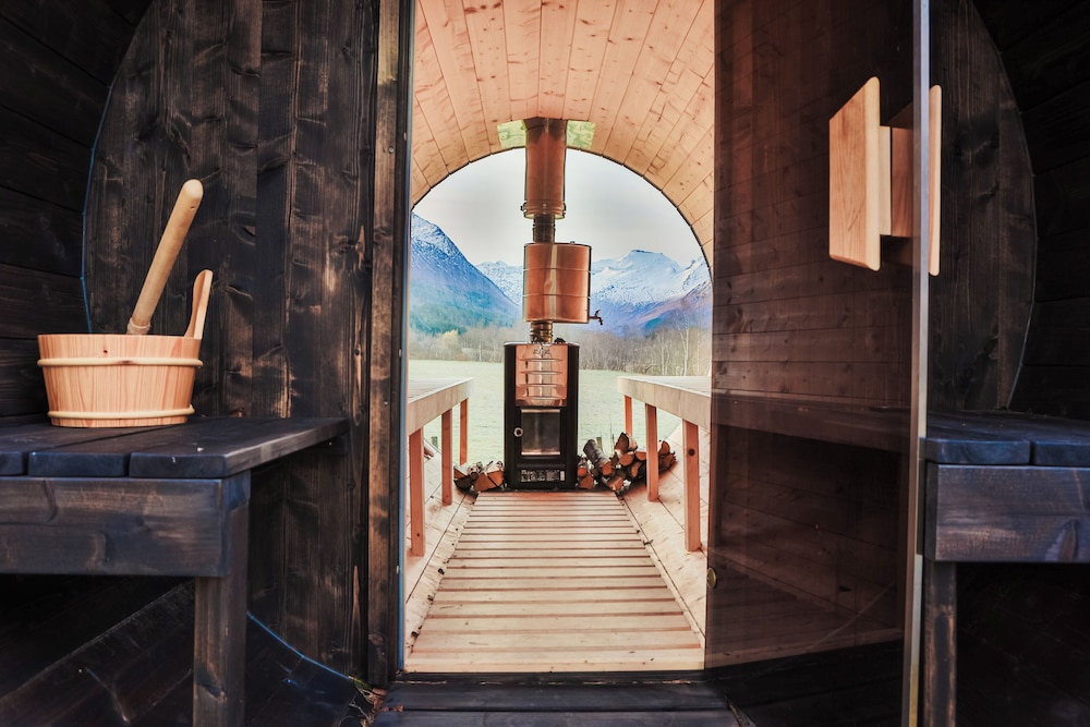 Phillipshaugen Lodge 47/48