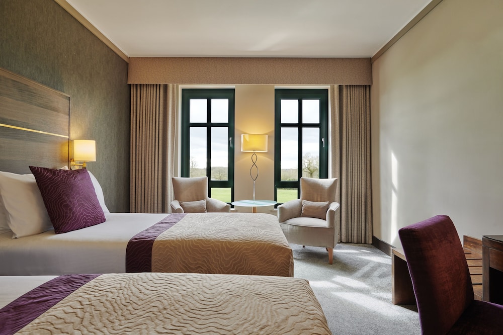 CLASSIC, TWIN BEDS, GARDEN VIEW