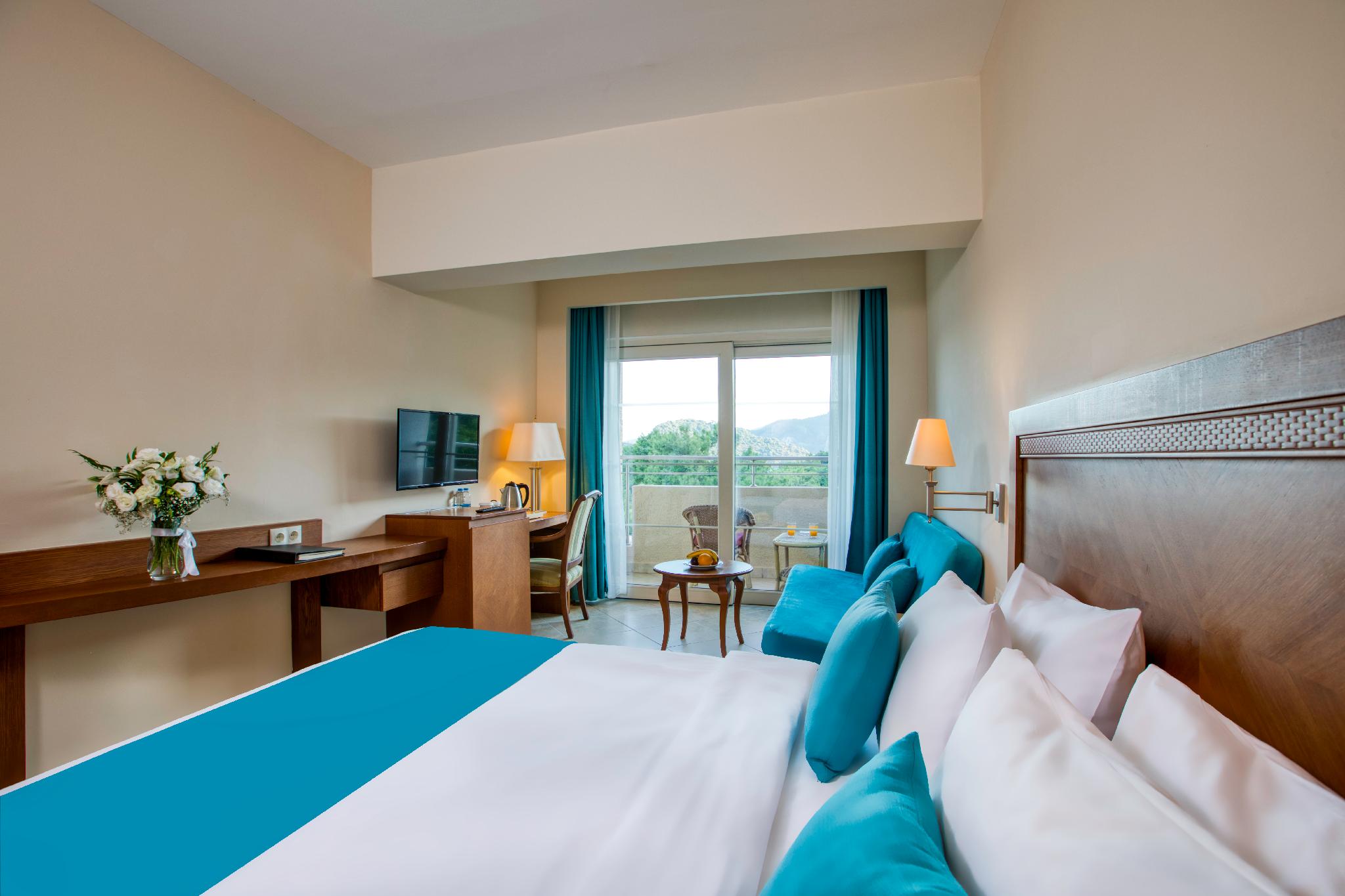Superior, Double Bed, Side Sea View