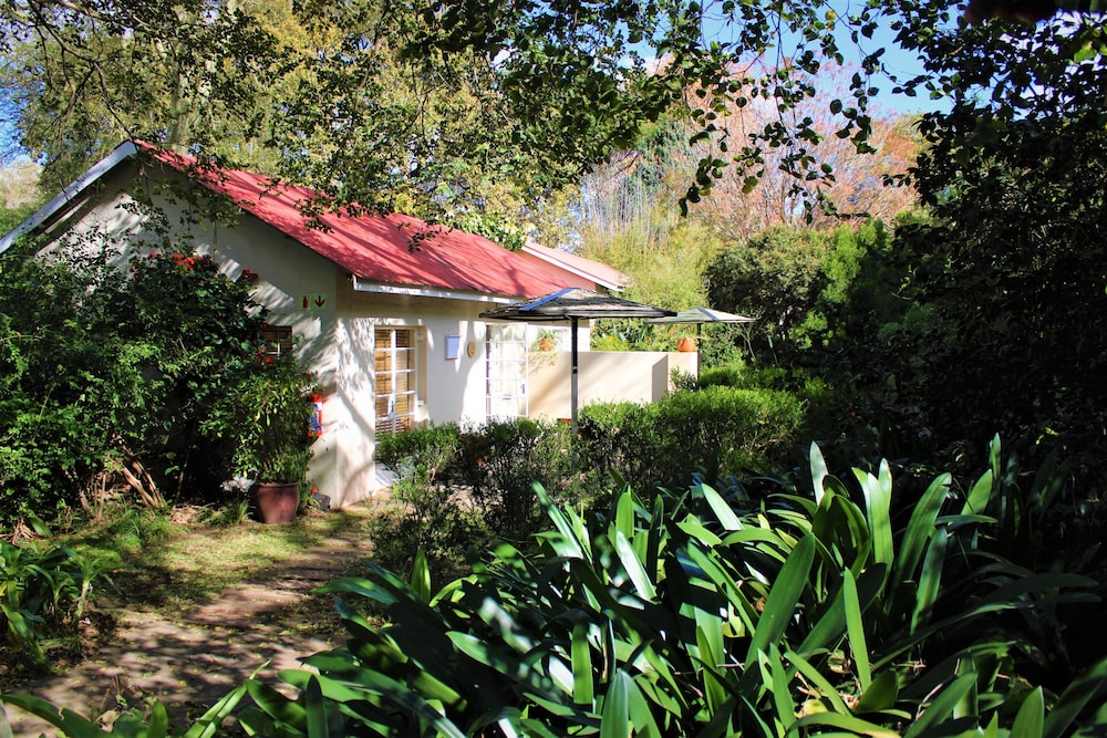 Random Harvest Country Cottages 2/50