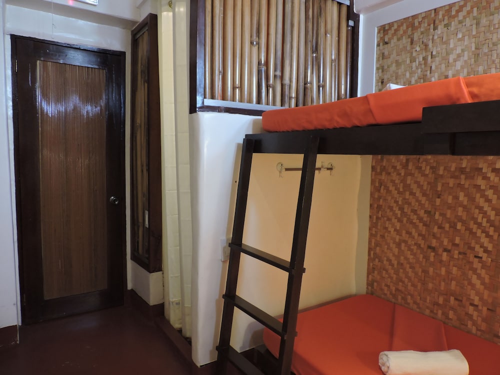 Orange Mangrove Pension House by SMS Hospitality 38/60