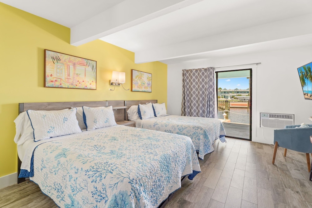 Off the Charts Inn Out Island Resort 18/50