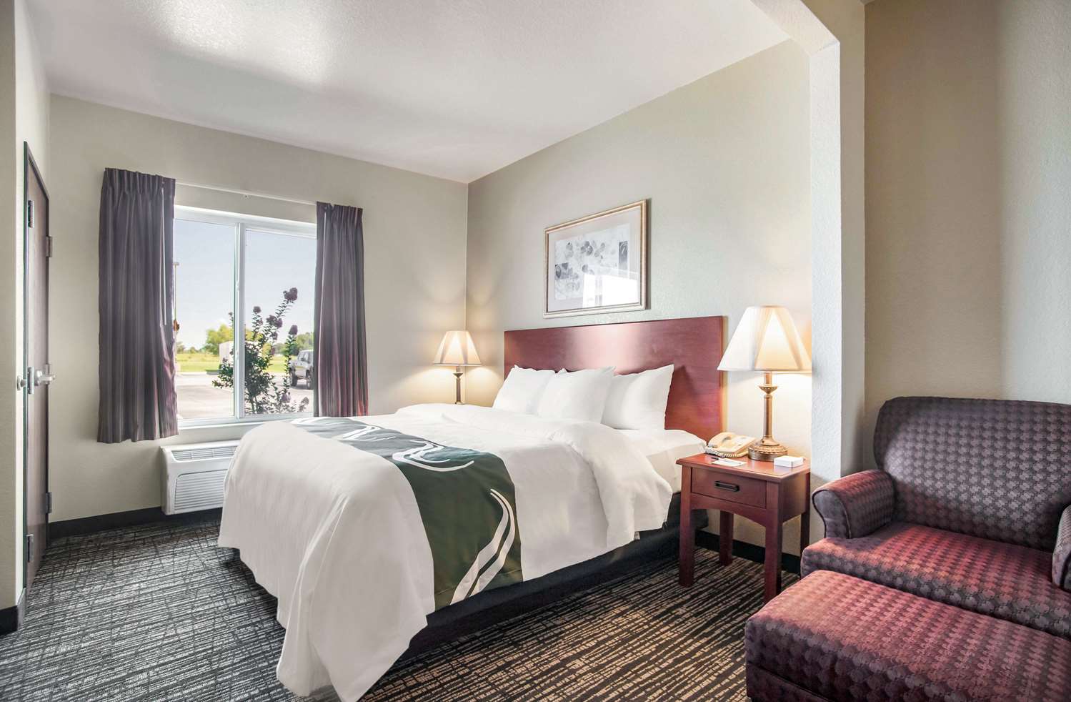 Suite, King Bed